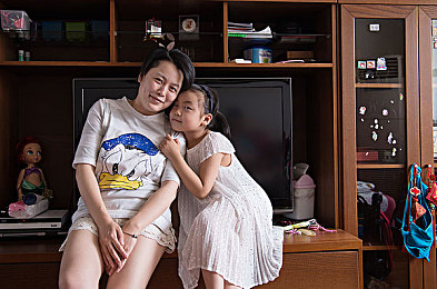 丹麦4个女儿在芬兰的背景故事｜丹麦四姐妹芬兰传奇之旅：跨国友谊与文化交融，环保梦想闪耀北欧-2
