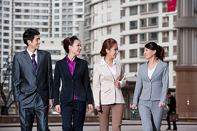 美国妓女大白屁股｜美国街头风情：妓女求生冒险之旅攻略解析-2