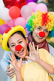 女生不穿衣服的软件｜时尚解码，争议软件：探寻时尚与审美的社会焦点-1