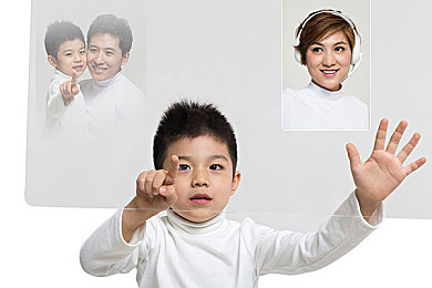 英语课代表备案在桌子上抄｜课堂抄写事件：拷问教育公平与自主学习态度的反思-2